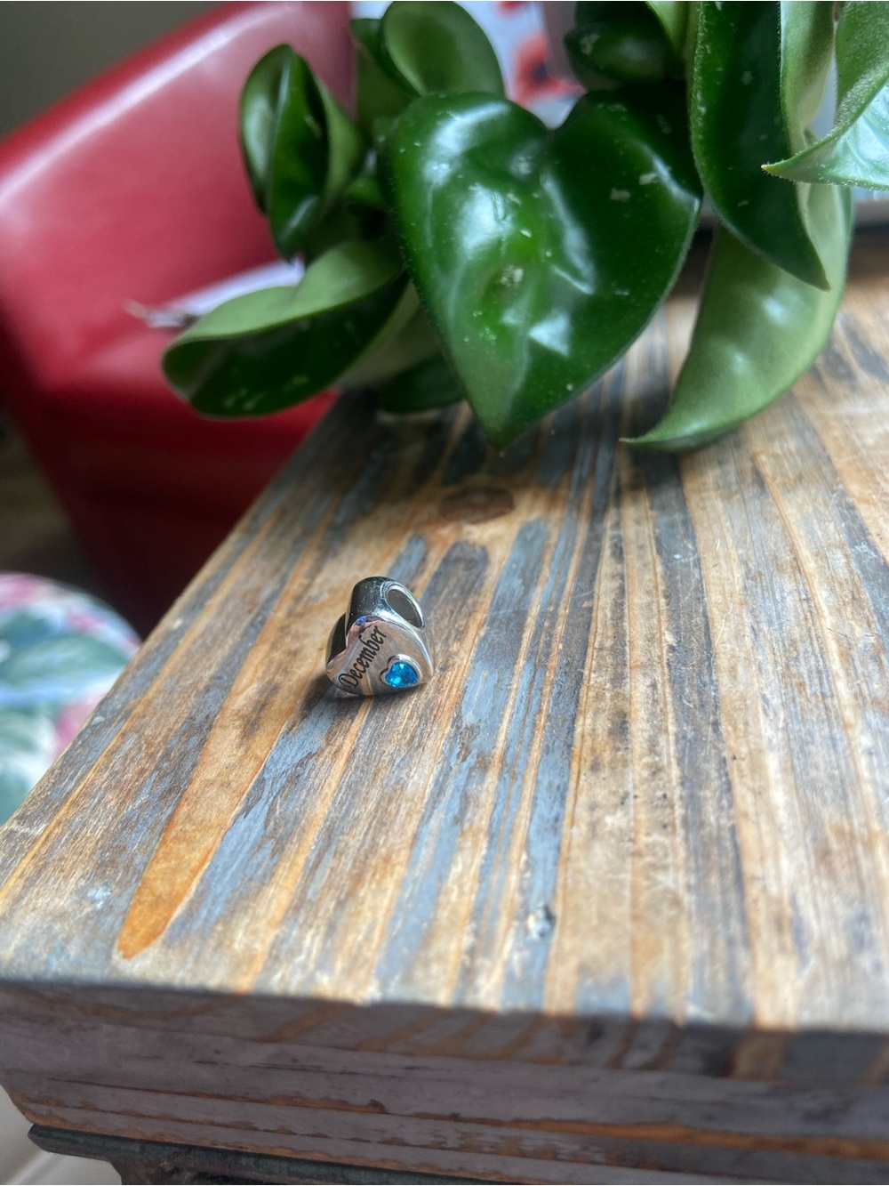 KAY’s jewelry bead that fits Pandora bracelet